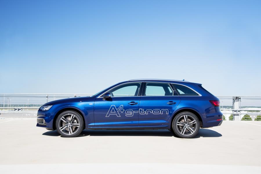  Audi A4 Avant g-tron S-Line (B9) 2017 года  (WW) (фото 3 из 27)